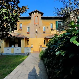 Garden Downtown. 3 Stops From Colosseum Rom